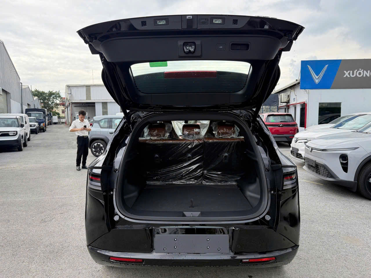 Khoang Hành Lý VF8 All New