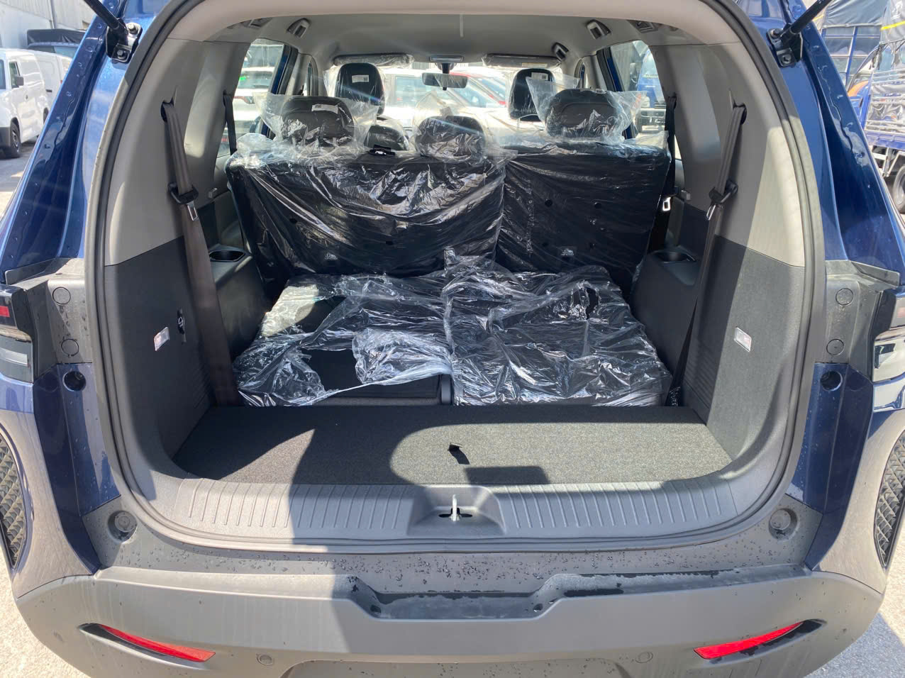 VF MPV 7 màu xanh biển