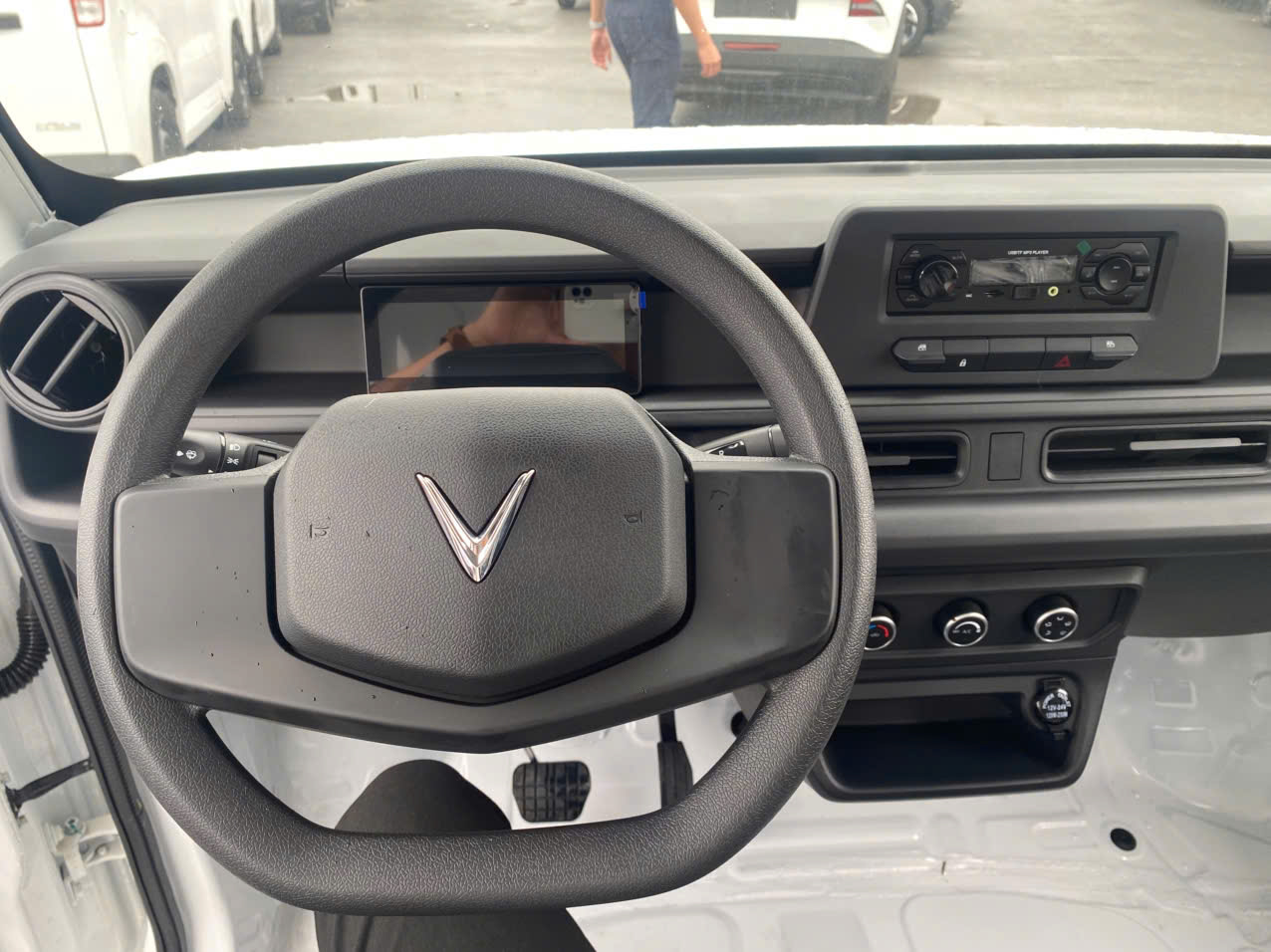 Khoang Lái EC VAN màu trắng