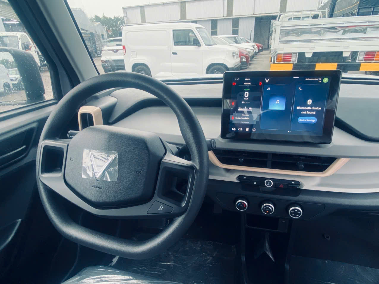 Khoang Lái VF3 Plus