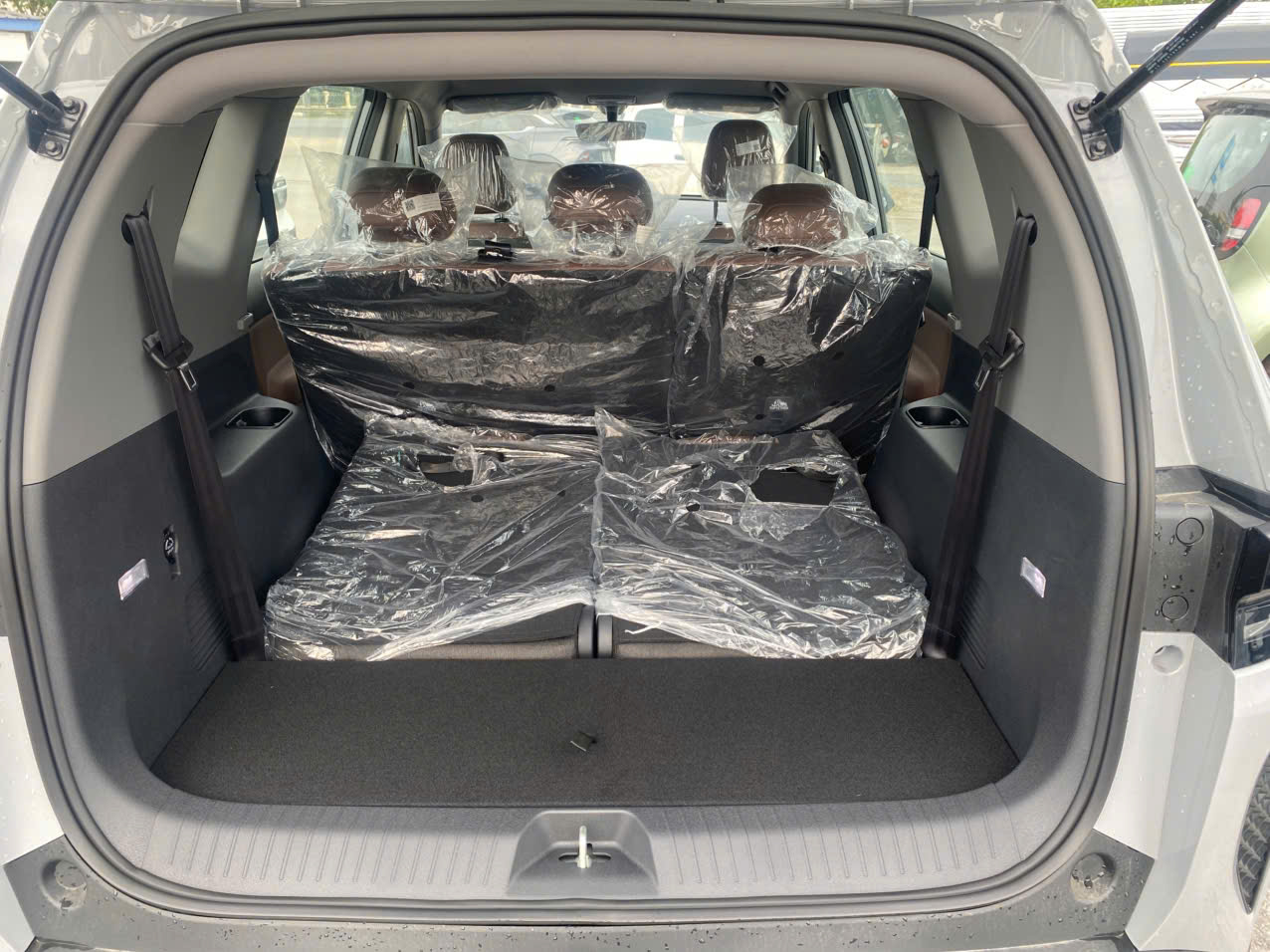 Khoang Hành Lý MPV7