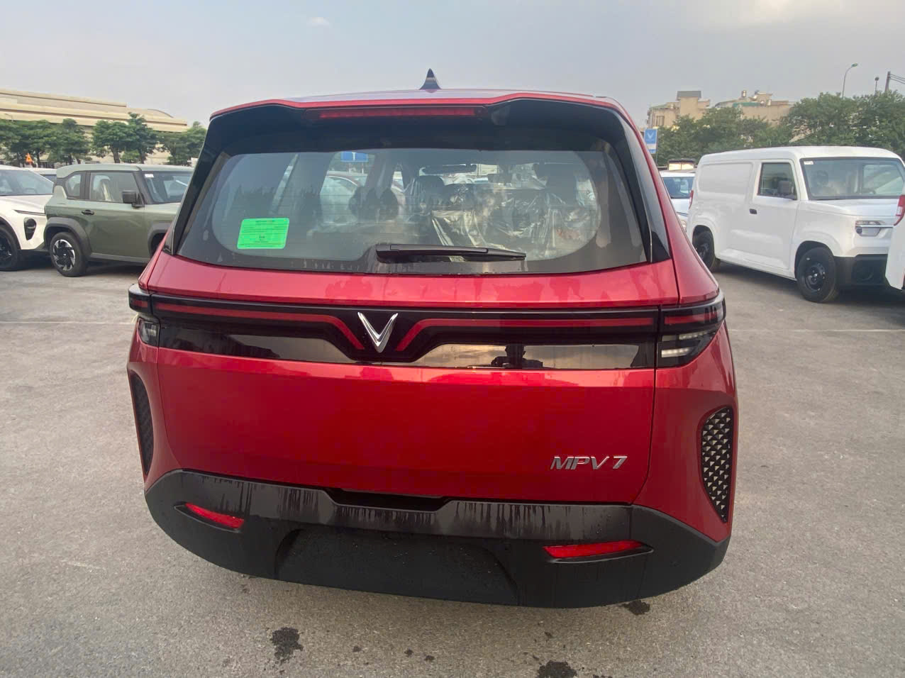 MPV 7 lăn bánh Hà Nội