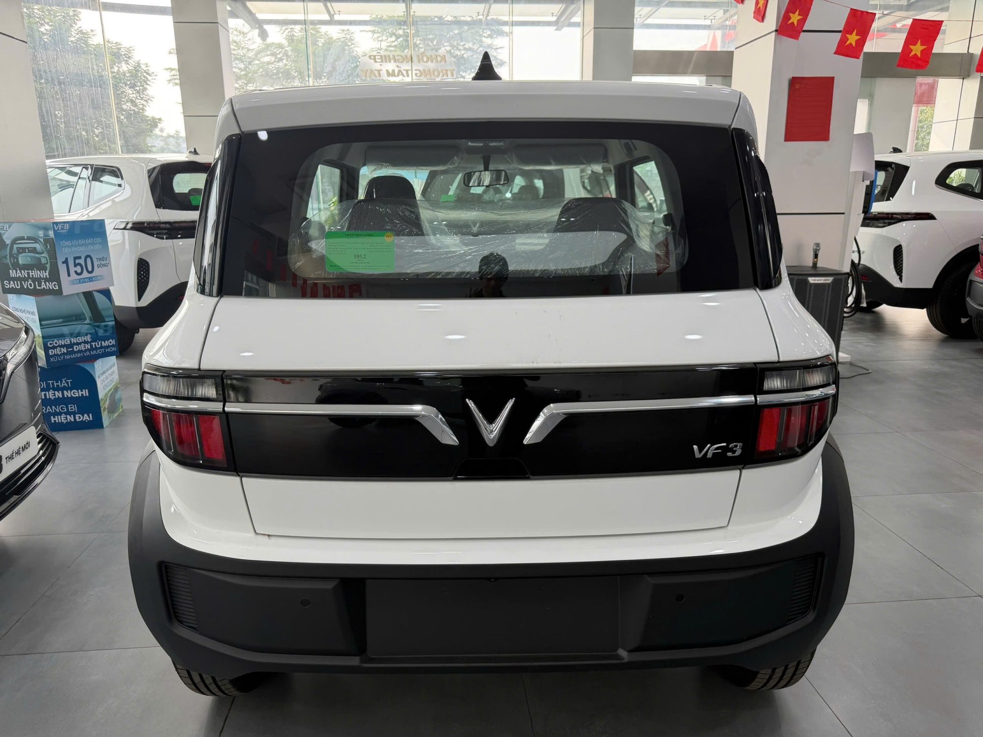 Đuôi xe VF3 Eco