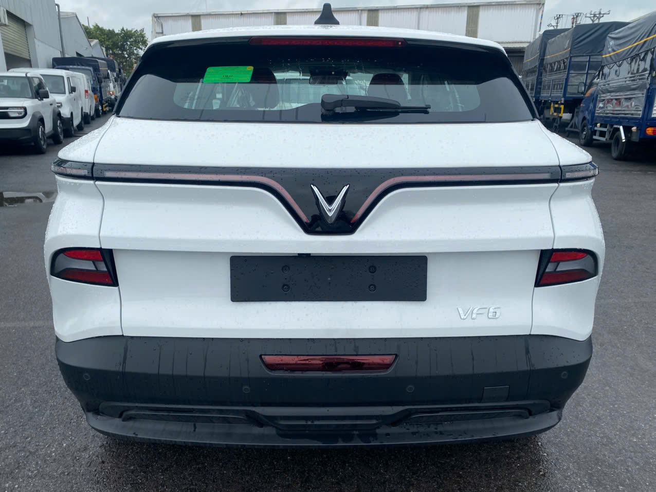 Đuôi xe VF6 Eco