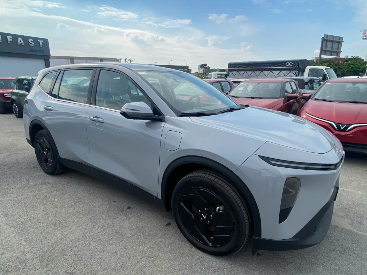 Ngoại thất MPV7