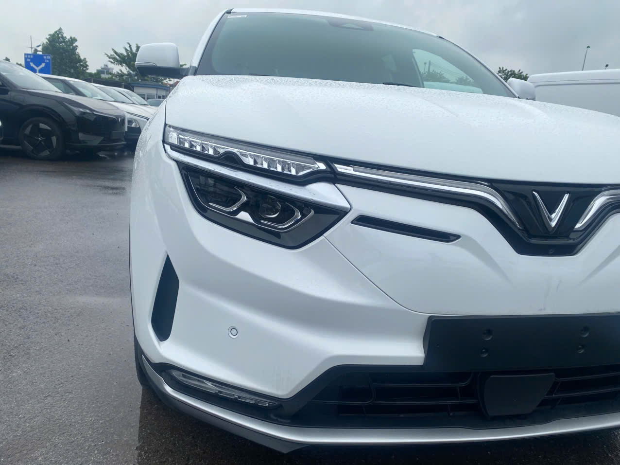 Ngoại Thất VF8 Plus Trắng
