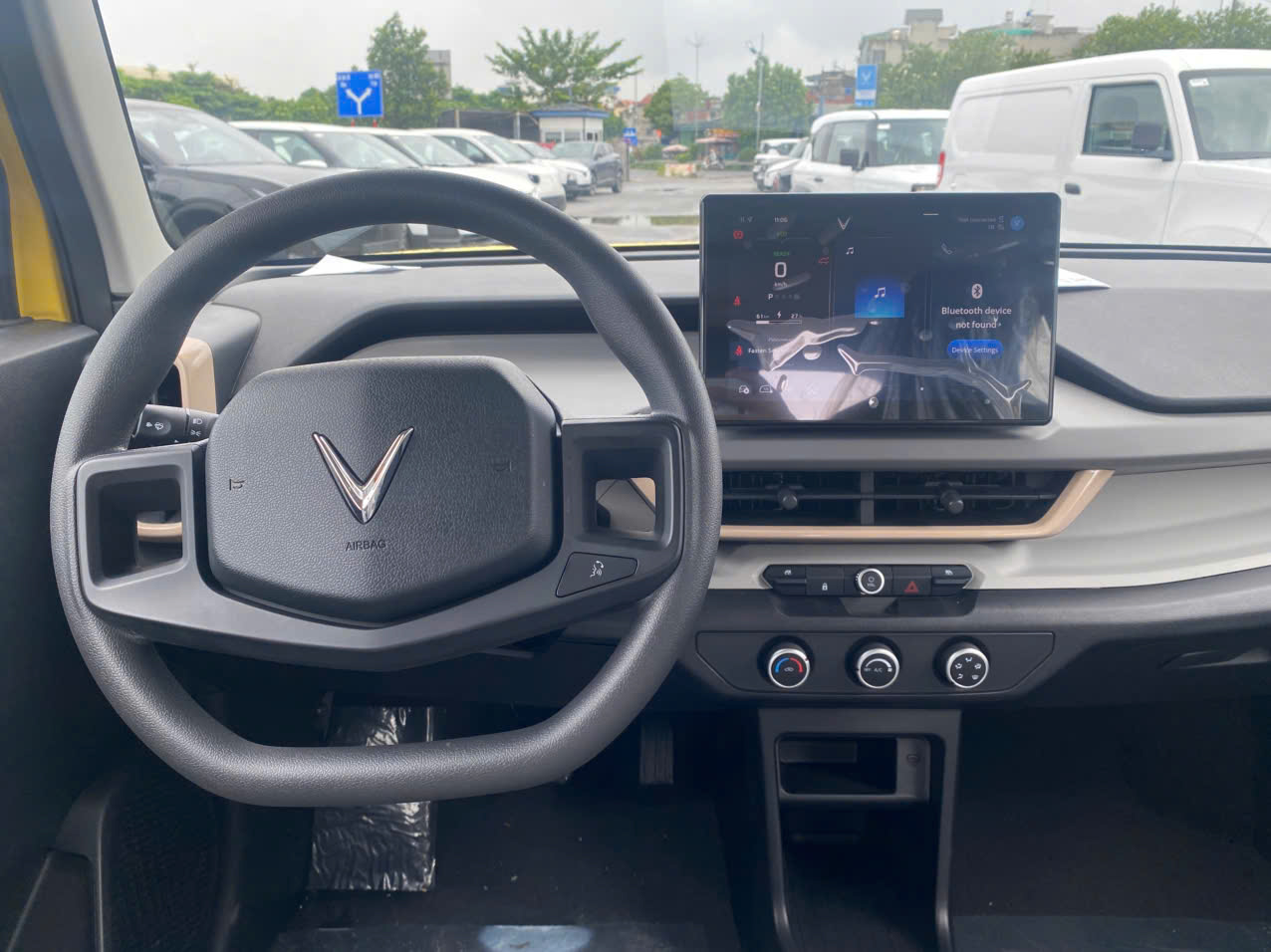 Khoang lái VF3 Plus