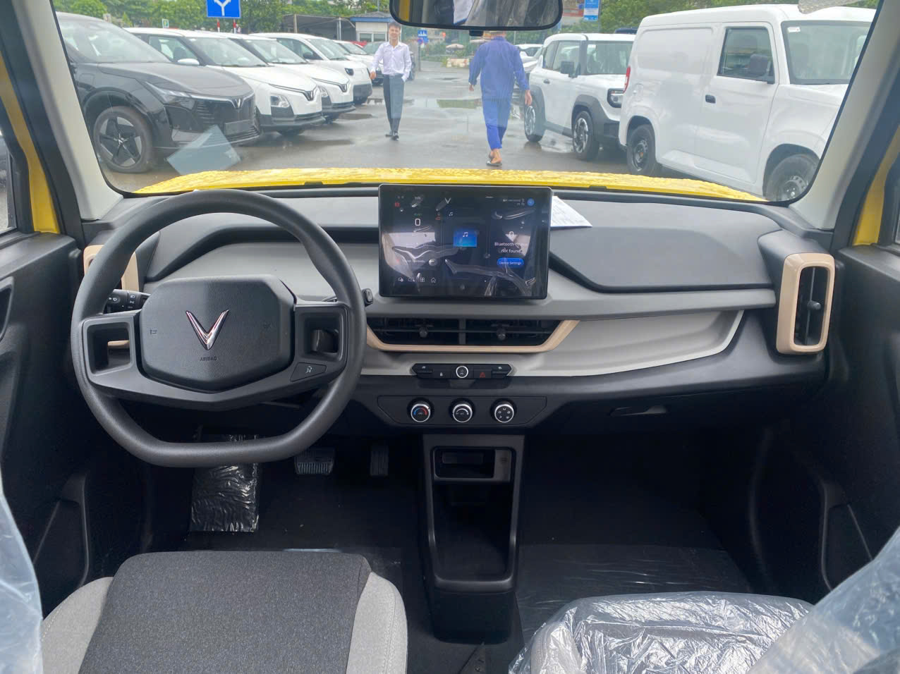 Khoang Lái VF3 Plus