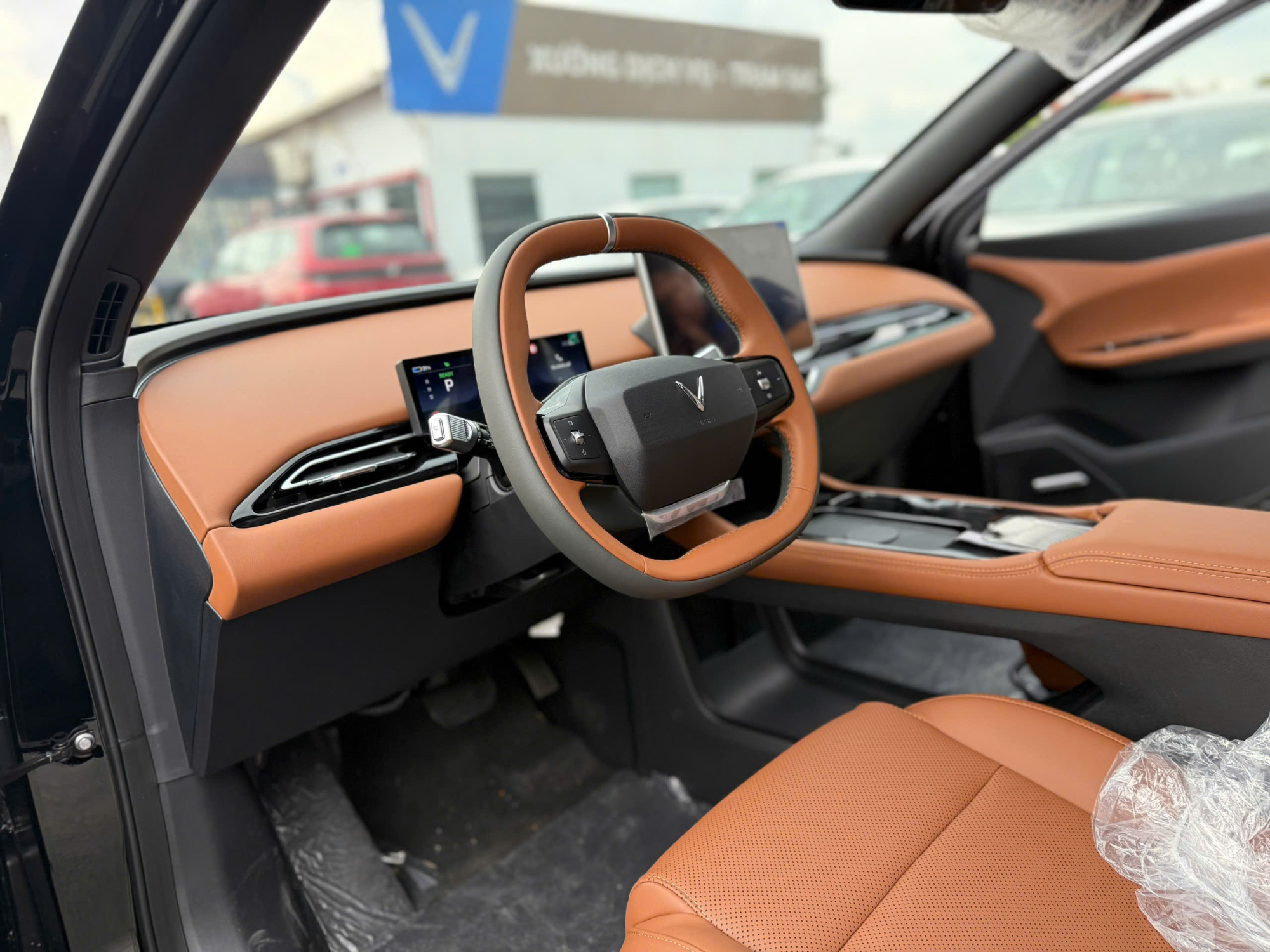 VF 8 All New lăn bánh