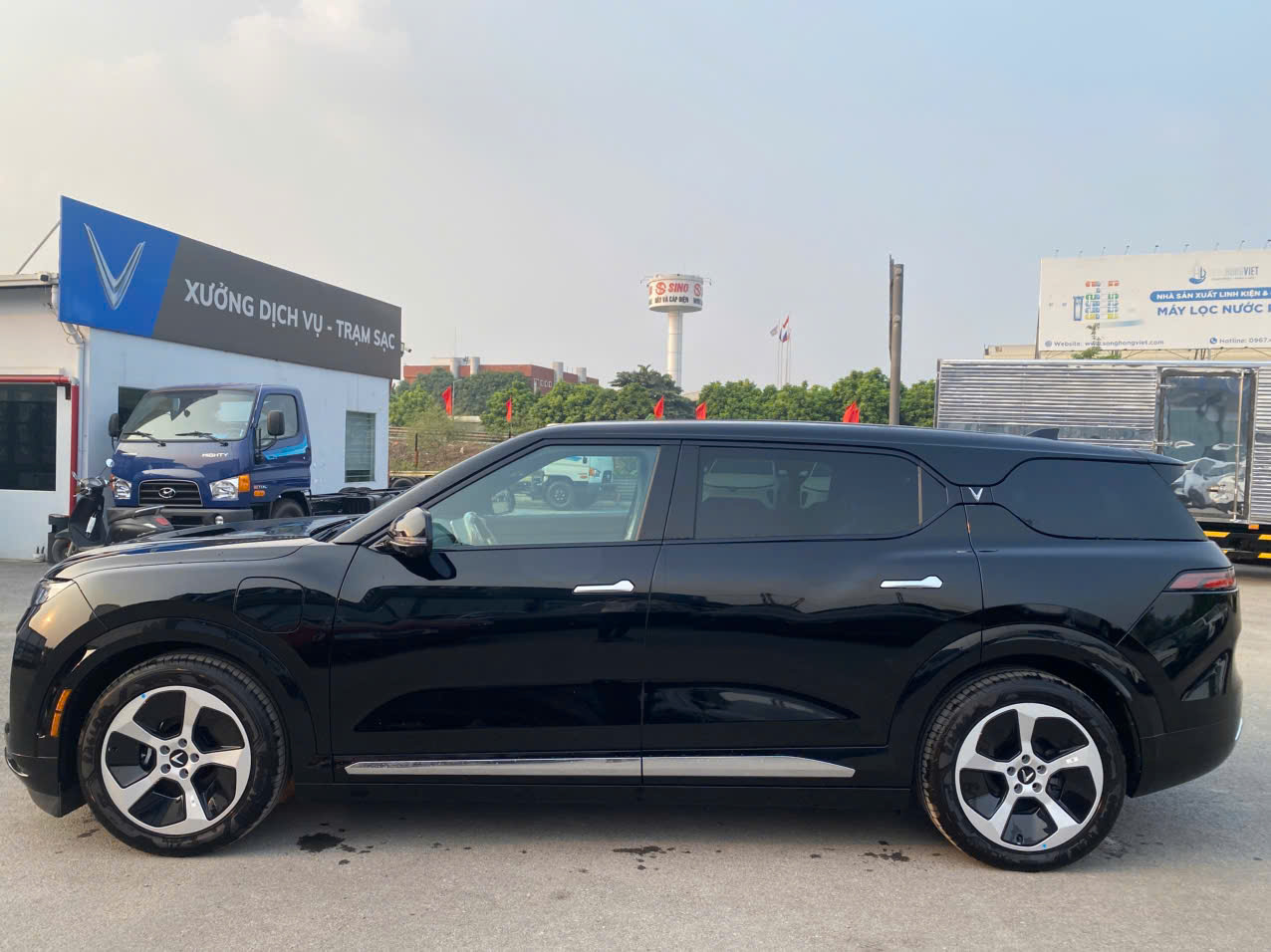 Ngoại thất VF9 màu đen